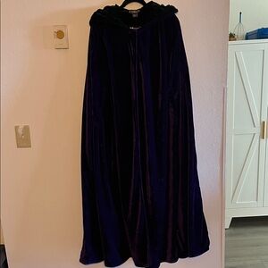 The Pyramid Collec. Deep Purple/Emerald Velvet Full Length Hooded Cape +gloves